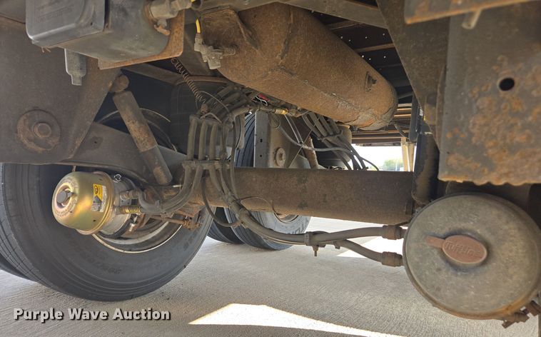 image for item EE7906 2008 Utility dry van trailer