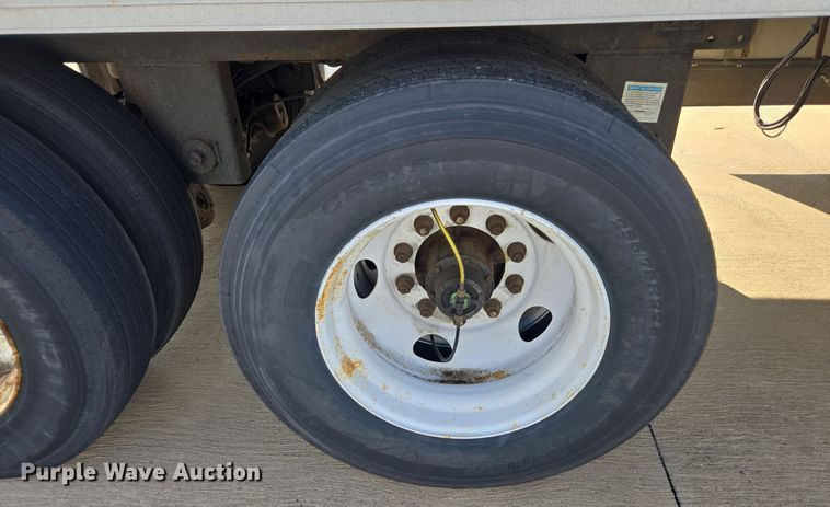 image for item EE7906 2008 Utility dry van trailer