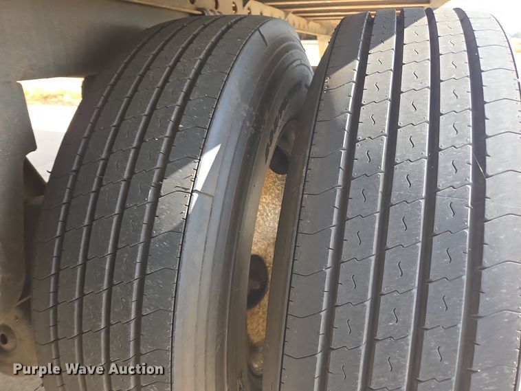 image for item EE7906 2008 Utility dry van trailer