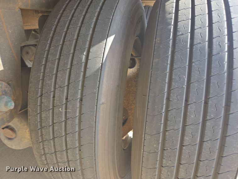 image for item EE7906 2008 Utility dry van trailer