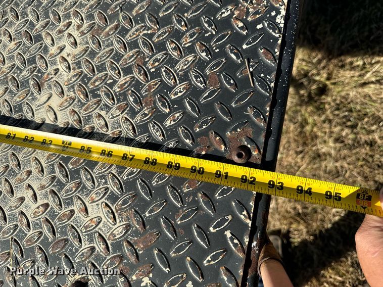 image for item EG6775 2004 International 7500 semi truck