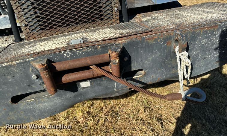 image for item EG6775 2004 International 7500 semi truck