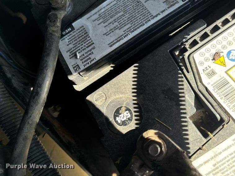 image for item EG6775 2004 International 7500 semi truck