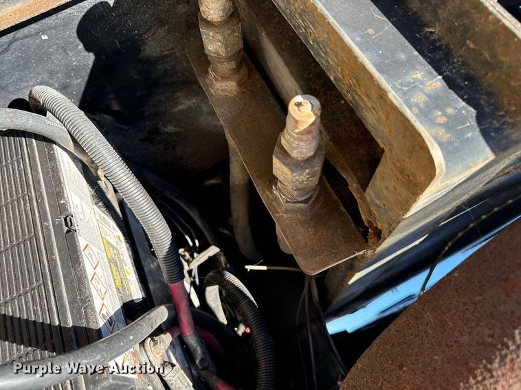 image for item EG6775 2004 International 7500 semi truck