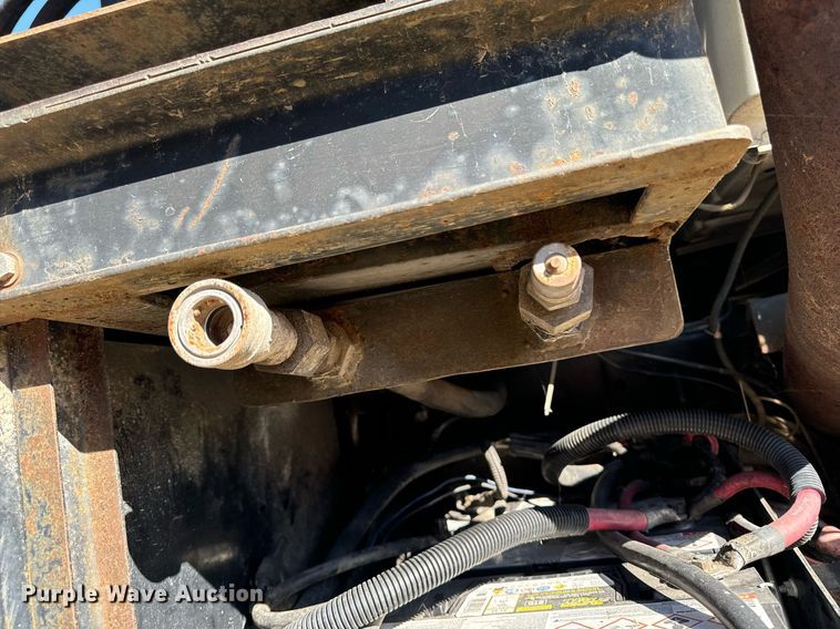 image for item EG6775 2004 International 7500 semi truck