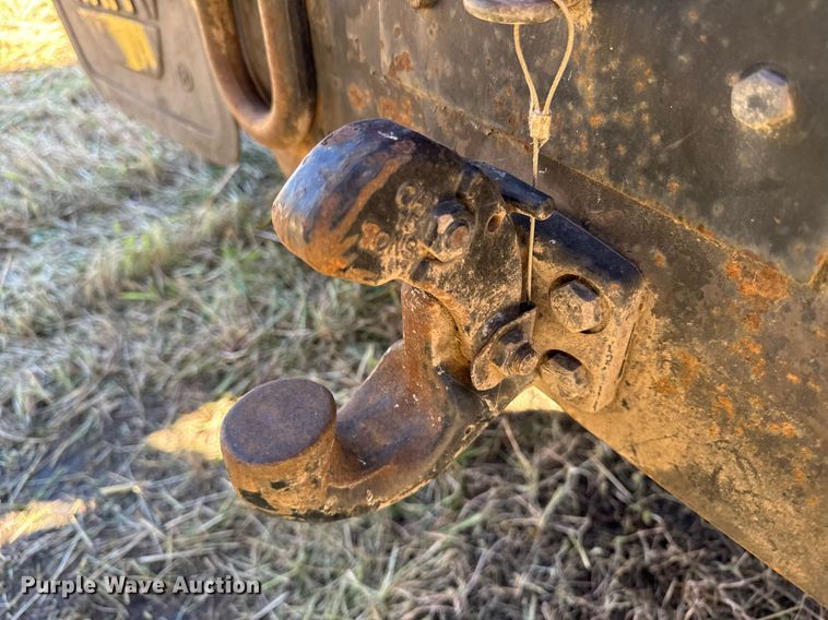 image for item EG6775 2004 International 7500 semi truck