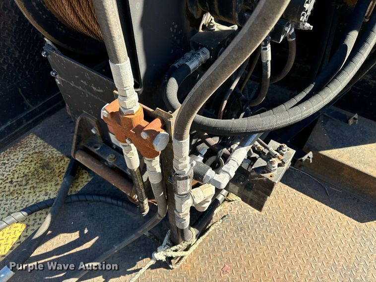 image for item EG6775 2004 International 7500 semi truck