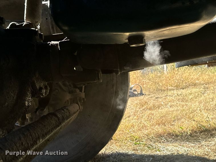 image for item EG6775 2004 International 7500 semi truck