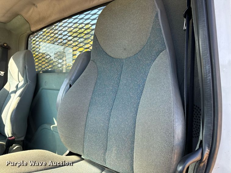 image for item EG6775 2004 International 7500 semi truck