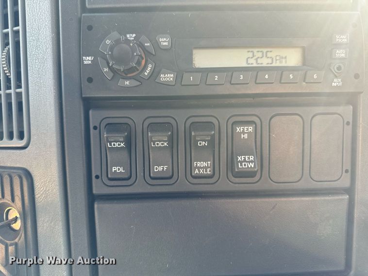 image for item EG6775 2004 International 7500 semi truck