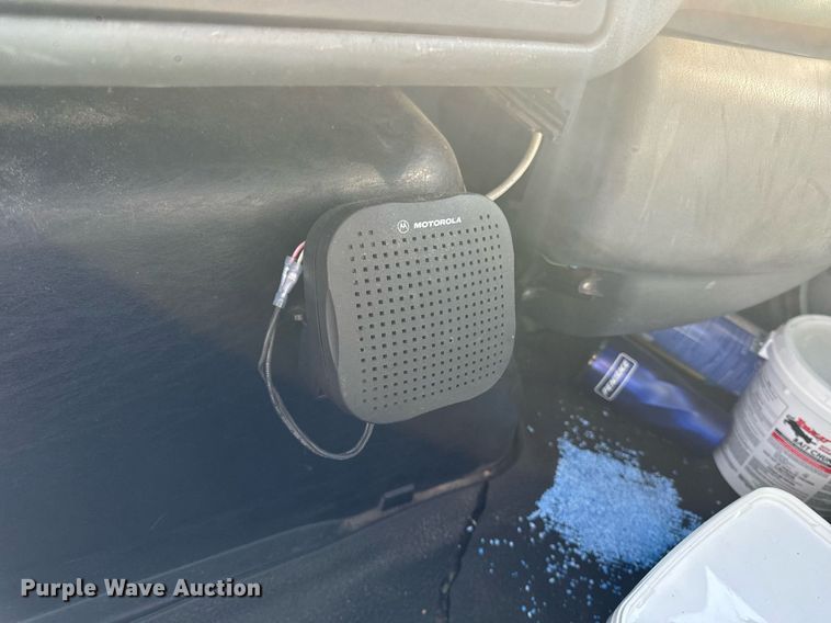 image for item EG6775 2004 International 7500 semi truck