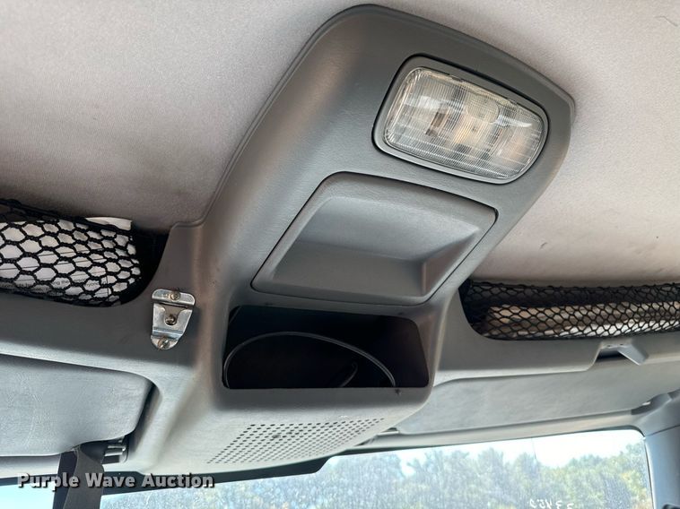 image for item EG6775 2004 International 7500 semi truck