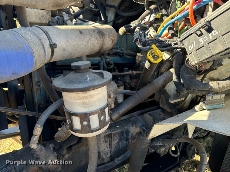 image for item EG6775 2004 International 7500 semi truck