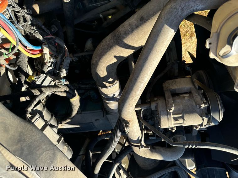 image for item EG6775 2004 International 7500 semi truck