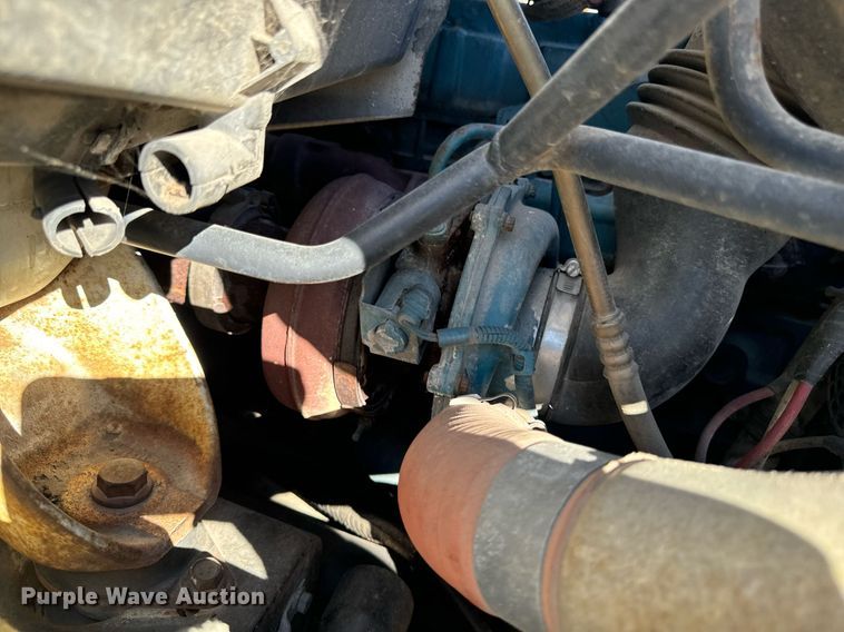 image for item EG6775 2004 International 7500 semi truck