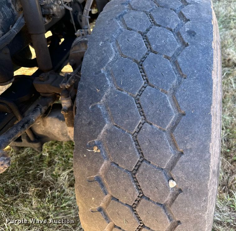 image for item EG6775 2004 International 7500 semi truck