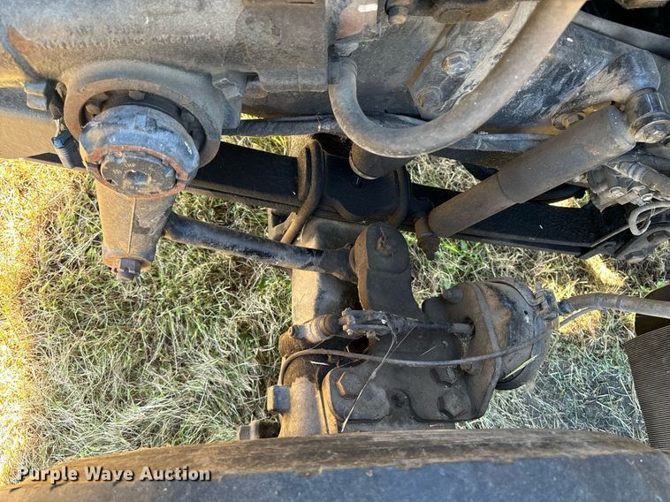 image for item EG6775 2004 International 7500 semi truck