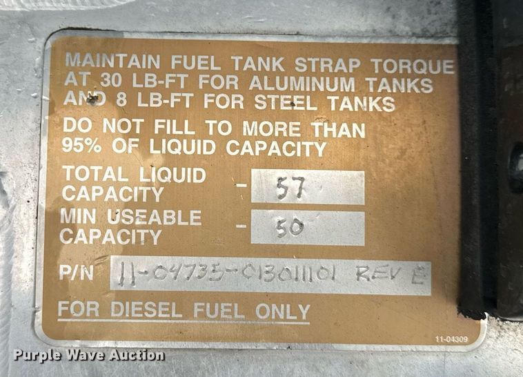 image for item EG6976 2004 Peterbilt 330 truck cab and chassis