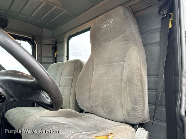 image for item EG6976 2004 Peterbilt 330 truck cab and chassis