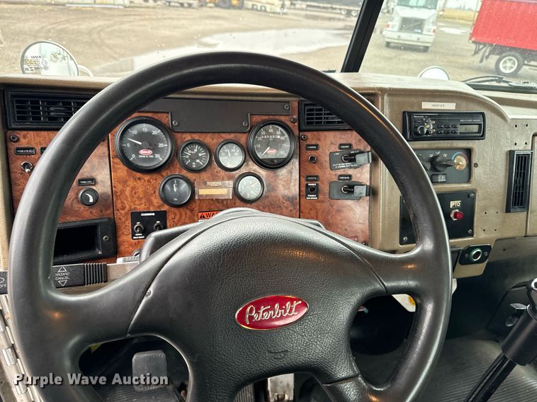 image for item EG6976 2004 Peterbilt 330 truck cab and chassis