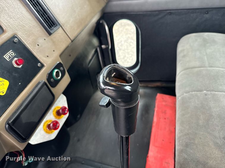 image for item EG6976 2004 Peterbilt 330 truck cab and chassis