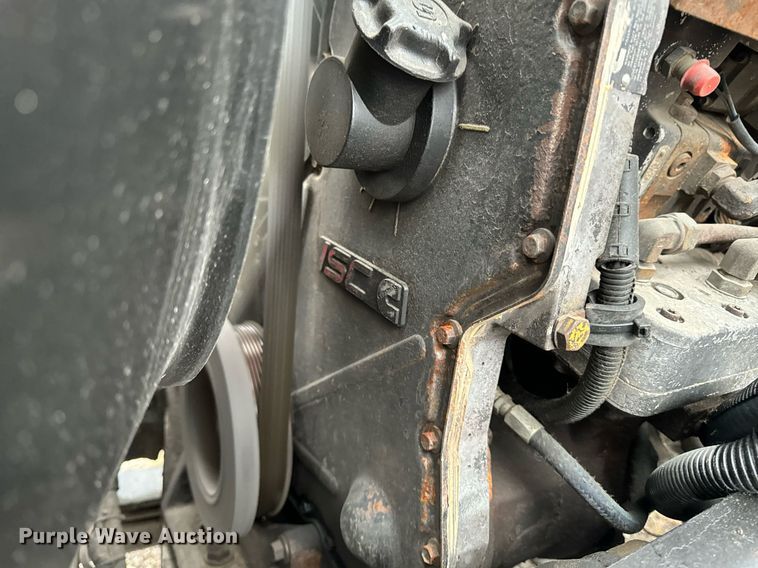 image for item EG6976 2004 Peterbilt 330 truck cab and chassis