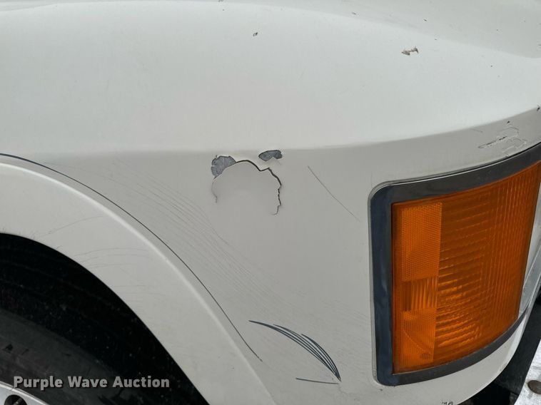 image for item EG6977 1999 Mack CH613 semi truck