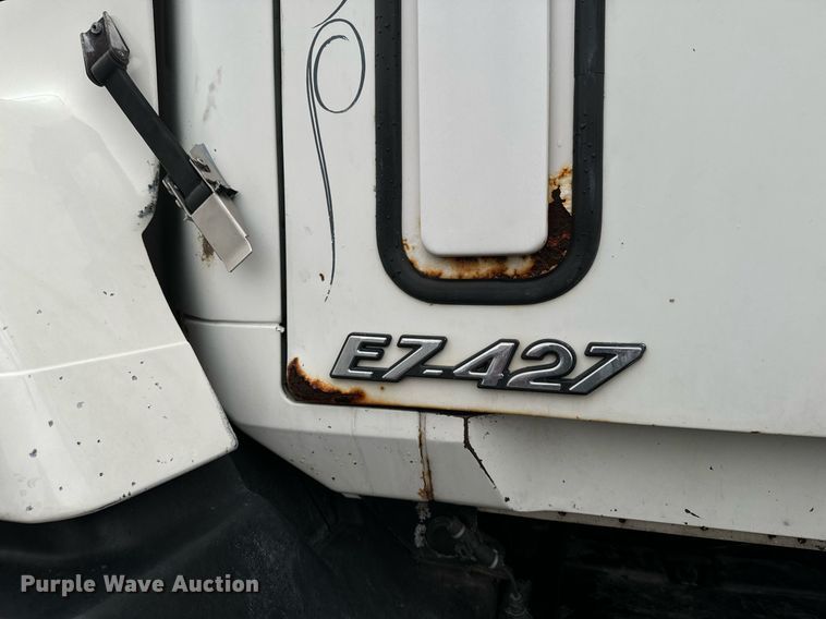 image for item EG6977 1999 Mack CH613 semi truck