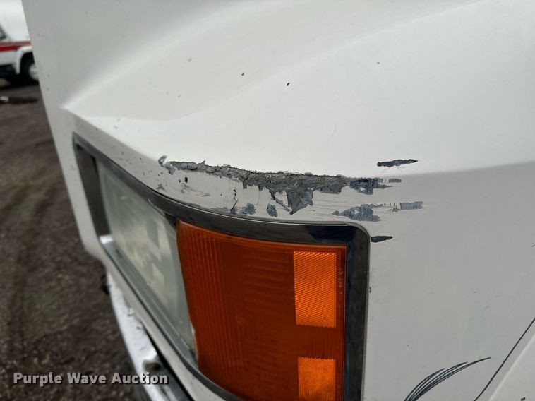 image for item EG6977 1999 Mack CH613 semi truck