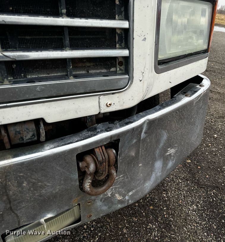 image for item EG6977 1999 Mack CH613 semi truck