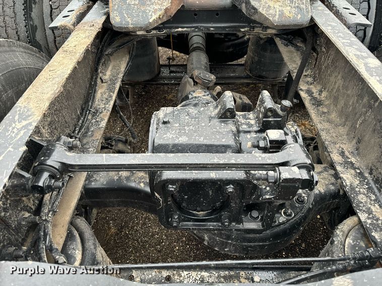 image for item EG6977 1999 Mack CH613 semi truck