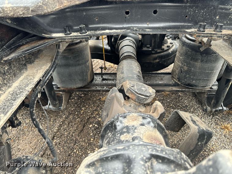 image for item EG6977 1999 Mack CH613 semi truck