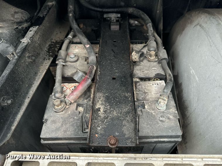 image for item EG6977 1999 Mack CH613 semi truck