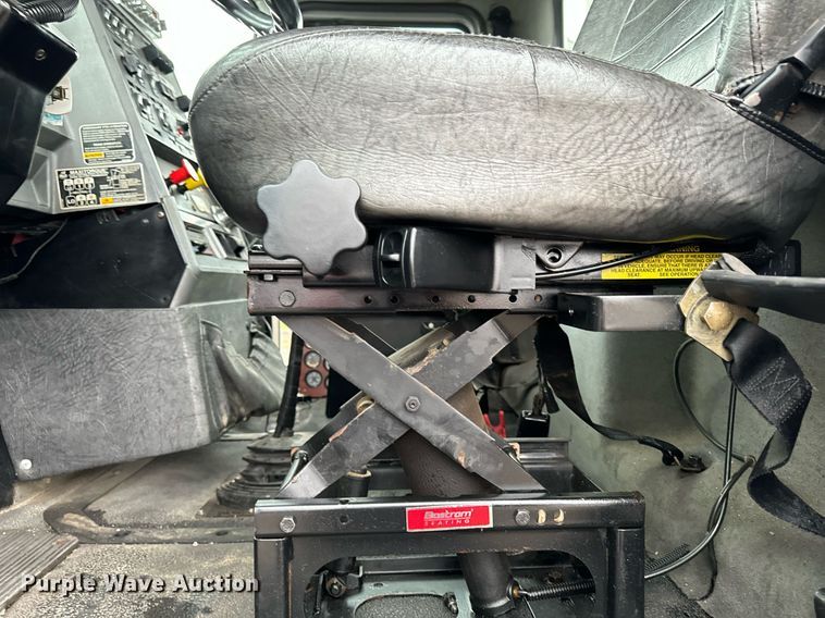 image for item EG6977 1999 Mack CH613 semi truck