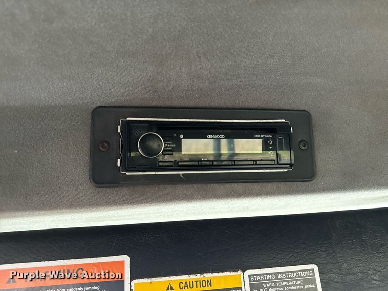 image for item EG6977 1999 Mack CH613 semi truck