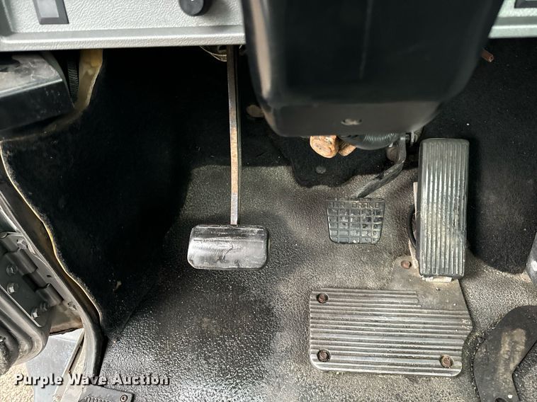 image for item EG6977 1999 Mack CH613 semi truck