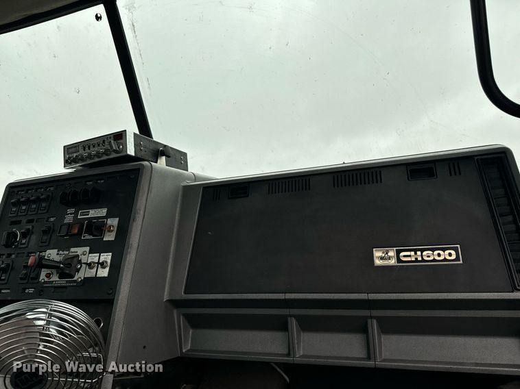 image for item EG6977 1999 Mack CH613 semi truck