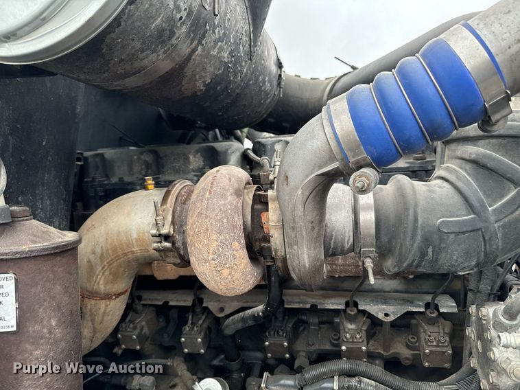 image for item EG6977 1999 Mack CH613 semi truck