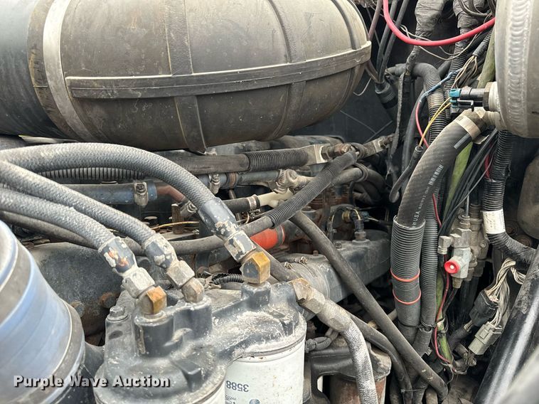 image for item EG6977 1999 Mack CH613 semi truck