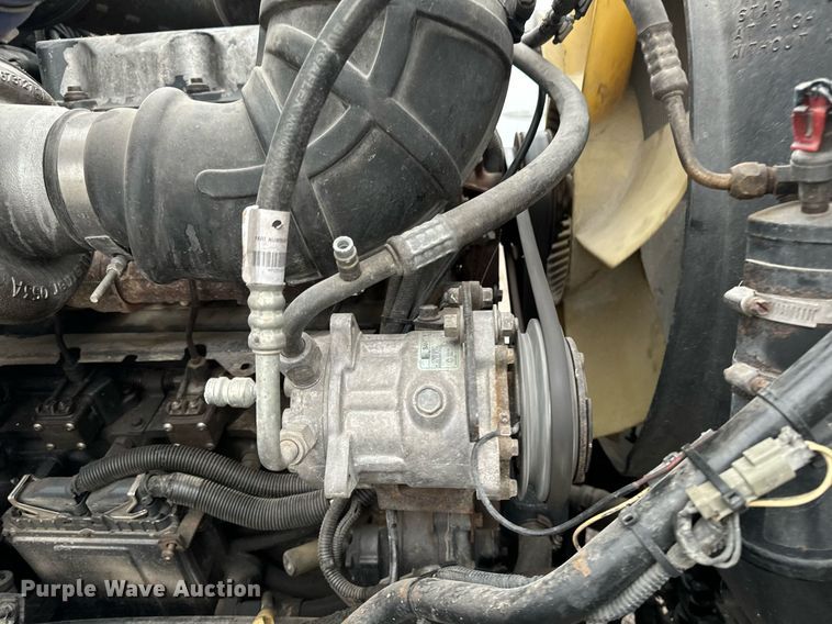 image for item EG6977 1999 Mack CH613 semi truck