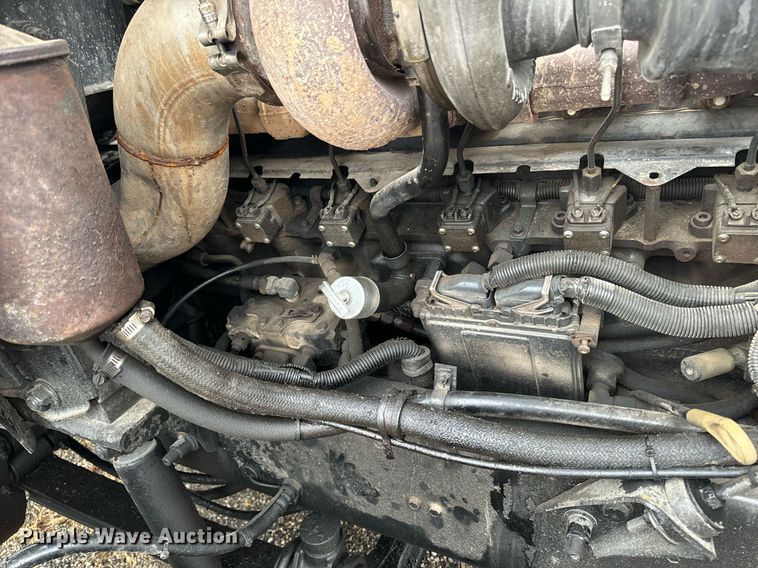 image for item EG6977 1999 Mack CH613 semi truck