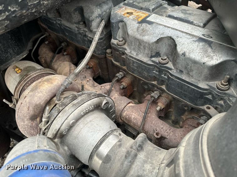 image for item EG6977 1999 Mack CH613 semi truck