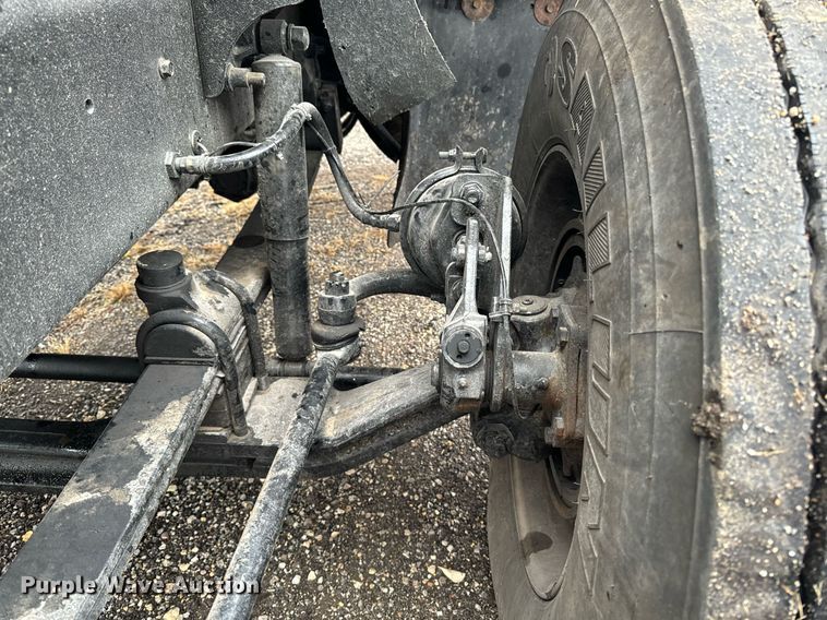 image for item EG6977 1999 Mack CH613 semi truck