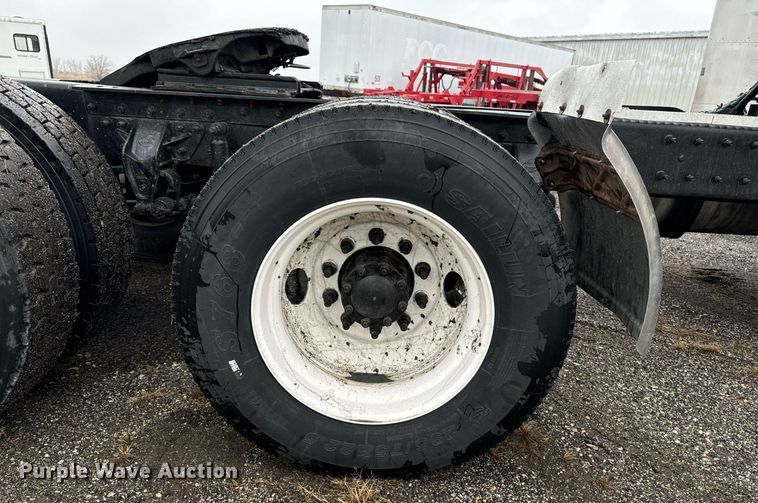 image for item EG6977 1999 Mack CH613 semi truck