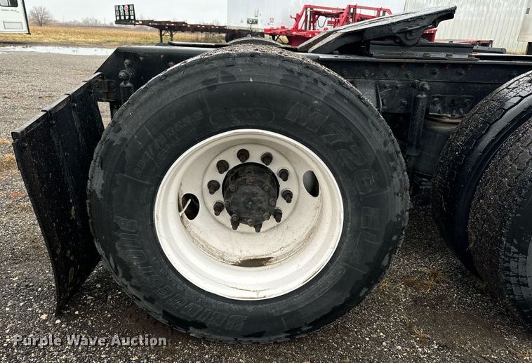 image for item EG6977 1999 Mack CH613 semi truck