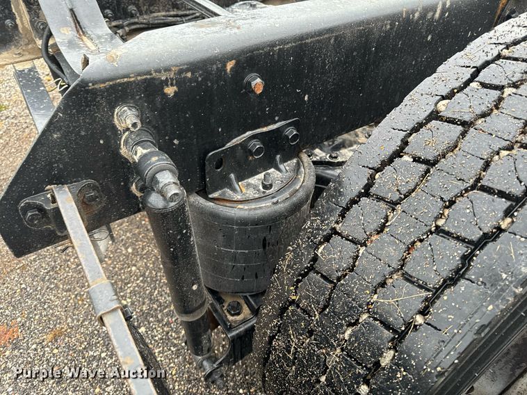 image for item EG6977 1999 Mack CH613 semi truck