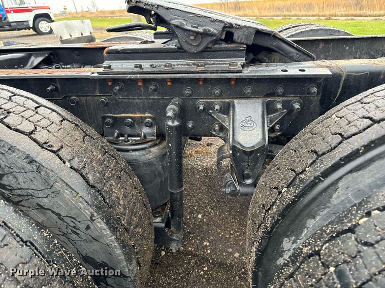 image for item EG6977 1999 Mack CH613 semi truck