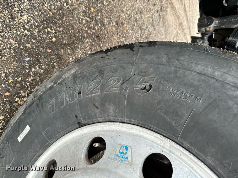 image for item EG6977 1999 Mack CH613 semi truck