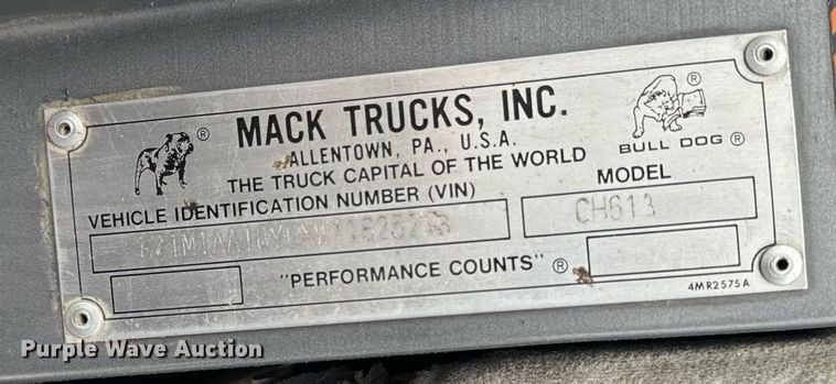 image for item EG6977 1999 Mack CH613 semi truck