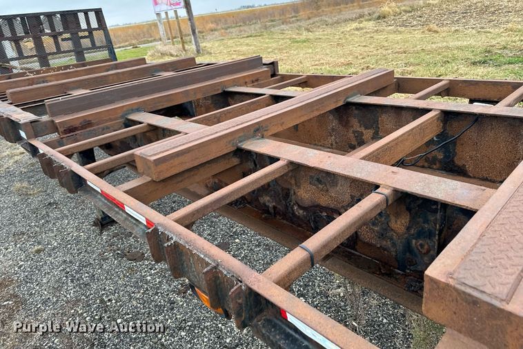 image for item EG6978 1984 Schnure flatbed trailer